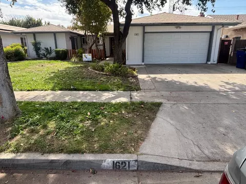 1621 W Holland W, Fresno, CA 93705