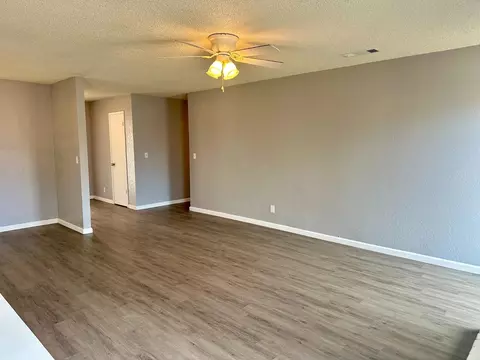 Living - 3231 Mulberry St, Selma, CA 93662 photo 1 of 3