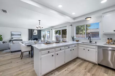 Kitchen - 411 Mcarthur Ave, Clovis, CA 93611 photo 5 of 5