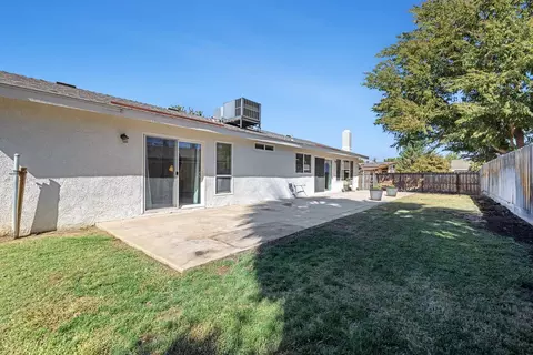 Exterior - 411 Mcarthur Ave, Clovis, CA 93611 photo 2 of 5