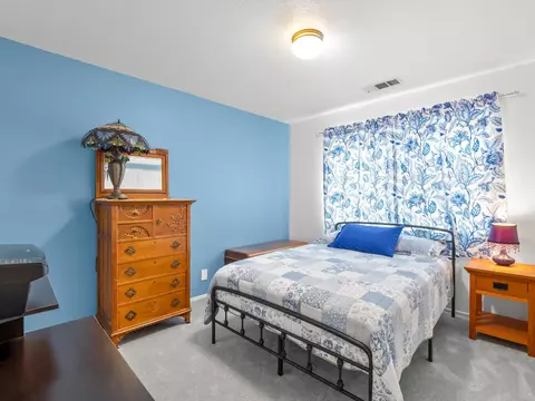 Bedroom - 1708 Echo Canyon Ave, Coalinga, CA 93210 photo 2 of 4