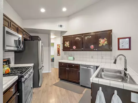 Kitchen - 1708 Echo Canyon Ave, Coalinga, CA 93210 photo 1 of 3
