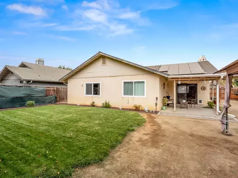 Exterior - 1708 Echo Canyon Ave, Coalinga, CA 93210 photo 4 of 11