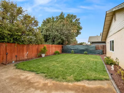 Exterior - 1708 Echo Canyon Ave, Coalinga, CA 93210 photo 8 of 11