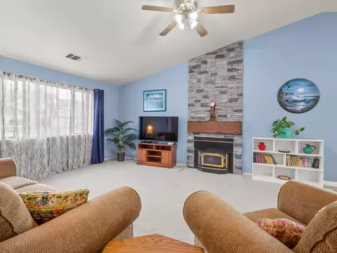 Living - 1708 Echo Canyon Ave, Coalinga, CA 93210 photo 1 of 3
