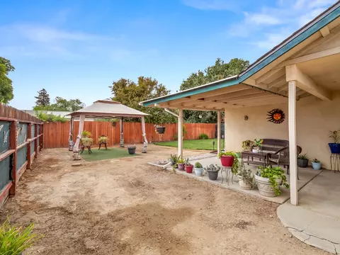 Exterior - 1708 Echo Canyon Ave, Coalinga, CA 93210 photo 3 of 11