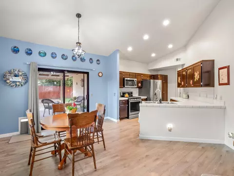 Dining - 1708 Echo Canyon Ave, Coalinga, CA 93210 photo 1 of 2