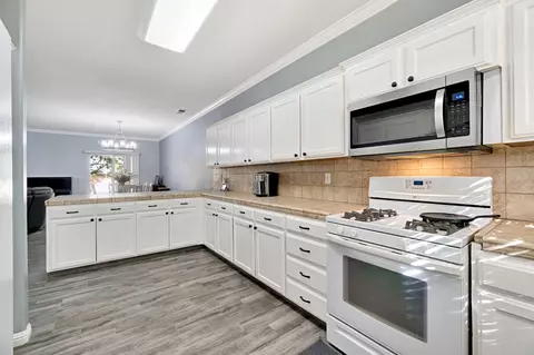 Kitchen - 690 Carey Ave, Fowler, CA 93625 photo 5 of 5
