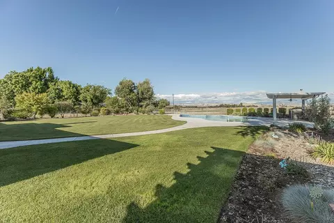 Exterior - 5478 Poinsetta Ave, Clovis, CA 93619 photo 4 of 25