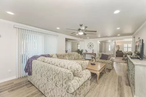 Living - 5478 Poinsetta Ave, Clovis, CA 93619 photo 3 of 4