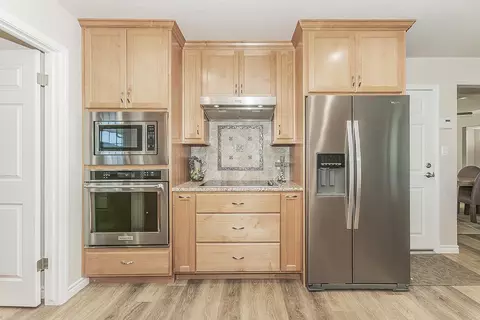 Kitchen - 5478 Poinsetta Ave, Clovis, CA 93619 photo 3 of 4