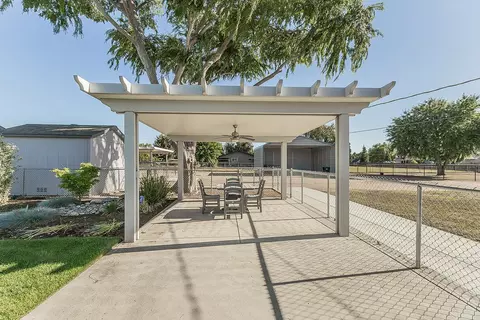 Exterior - 5478 Poinsetta Ave, Clovis, CA 93619 photo 10 of 25