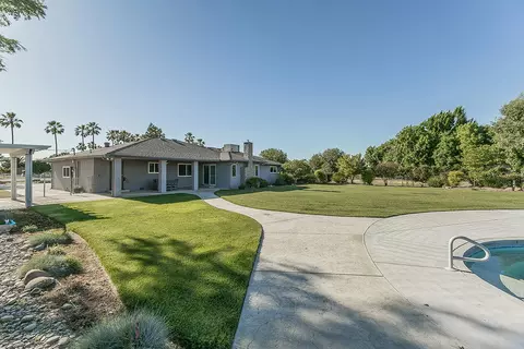 Exterior - 5478 Poinsetta Ave, Clovis, CA 93619 photo 7 of 25