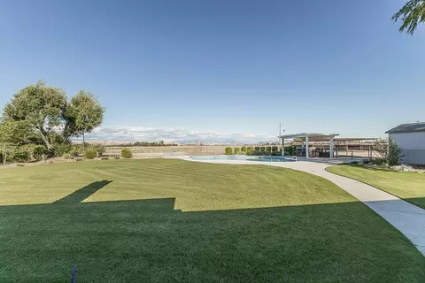 Exterior - 5478 Poinsetta Ave, Clovis, CA 93619 photo 5 of 25