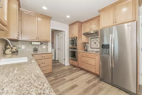 Kitchen - 5478 Poinsetta Ave, Clovis, CA 93619 photo 2 of 4