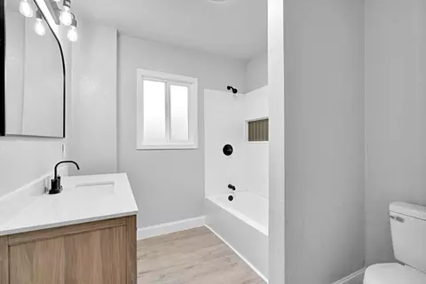Bath - 3007 E Montecito Ave, Fresno, CA 93721 photo 1 of 1