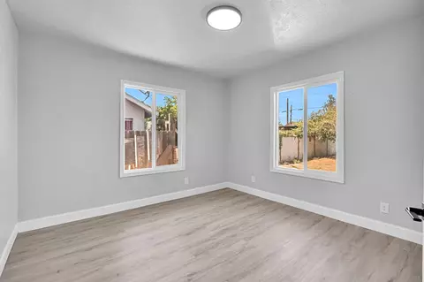 Bedroom - 3007 E Montecito Ave, Fresno, CA 93721 photo 2 of 3