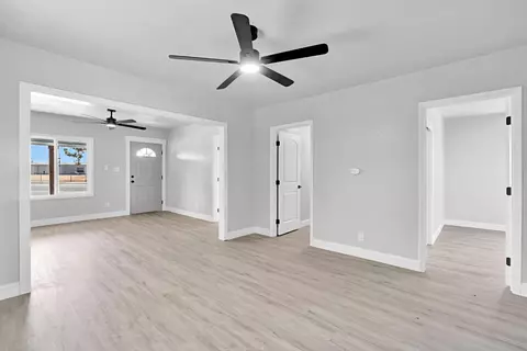 Living - 3007 E Montecito Ave, Fresno, CA 93721 photo 4 of 6