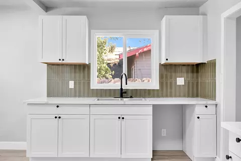 Kitchen - 3007 E Montecito Ave, Fresno, CA 93721 photo 3 of 3