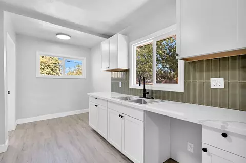 Kitchen - 3007 E Montecito Ave, Fresno, CA 93721 photo 1 of 3