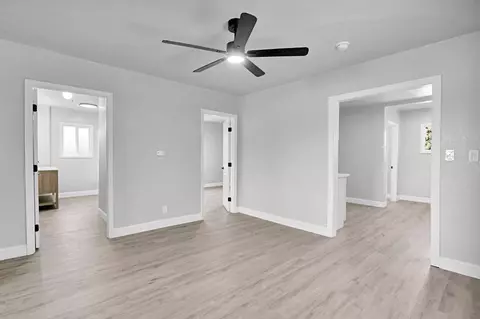 Entry Way - 3007 E Montecito Ave, Fresno, CA 93721 photo 1 of 3
