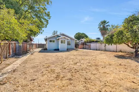 Exterior - 3007 E Montecito Ave, Fresno, CA 93721 photo 7 of 7