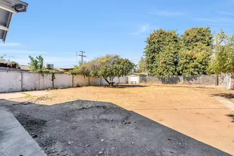Exterior - 3007 E Montecito Ave, Fresno, CA 93721 photo 5 of 7