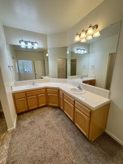 Bath - 40796 Highway 49, Oakhurst, CA 93644 photo 1 of 3