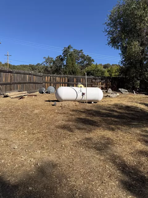 Exterior - 40796 Highway 49, Oakhurst, CA 93644 photo 5 of 9