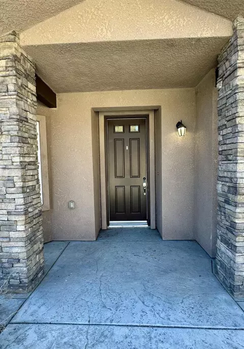 Exterior - 40796 Highway 49, Oakhurst, CA 93644 photo 2 of 9