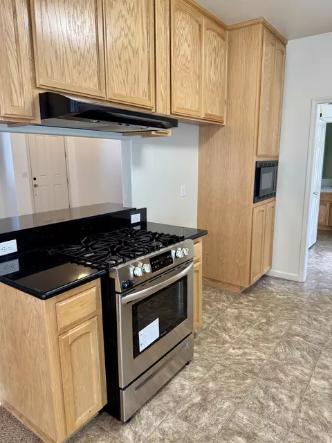 Kitchen - 40796 Highway 49, Oakhurst, CA 93644 photo 1 of 4