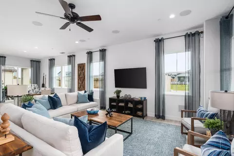 Living - 974 Dana Ln W, Madera, CA 93636 photo 1 of 3