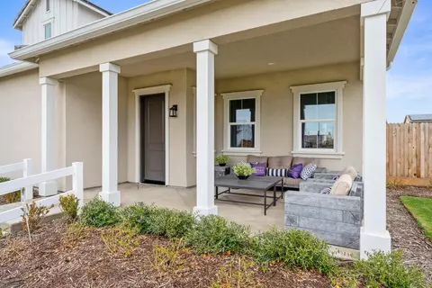 Exterior - 974 Dana Ln W, Madera, CA 93636 photo 3 of 3
