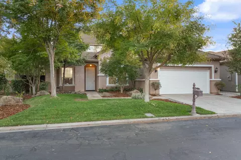 Exterior - 10873 E Clearwater Way, Clovis, CA 93619 photo 3 of 10