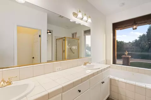 Bath - 10873 E Clearwater Way, Clovis, CA 93619 photo 3 of 4