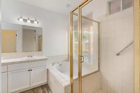 Bath - 10873 E Clearwater Way, Clovis, CA 93619 photo 2 of 4