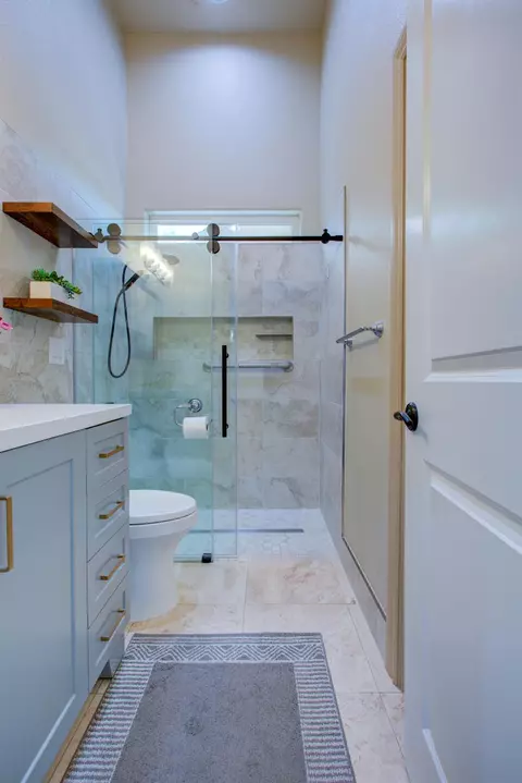 Bath - 2861 Trovare Ct, Merced, CA 95340 photo 4 of 6