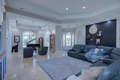 Living - 2861 Trovare Ct, Merced, CA 95340 photo 1 of 10