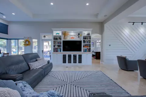 Living - 2861 Trovare Ct, Merced, CA 95340 photo 7 of 10