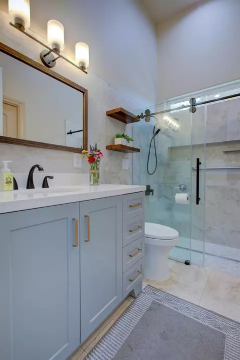Bath - 2861 Trovare Ct, Merced, CA 95340 photo 5 of 6