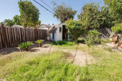 Exterior - 2994 E Ashlan Ave, Fresno, CA 93726 photo 5 of 5