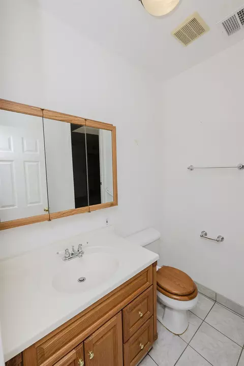 Bath - 2994 E Ashlan Ave, Fresno, CA 93726 photo 3 of 5