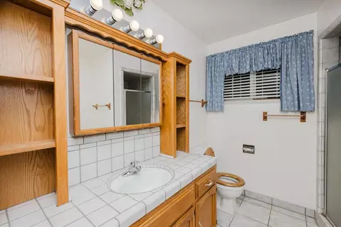 Bath - 2994 E Ashlan Ave, Fresno, CA 93726 photo 4 of 5