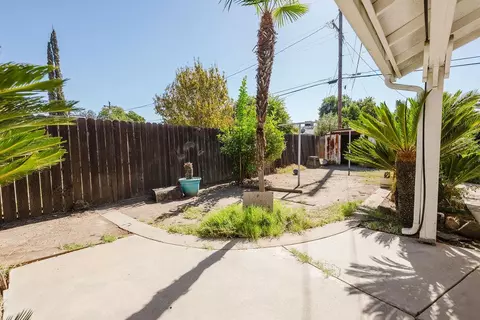 Exterior - 2994 E Ashlan Ave, Fresno, CA 93726 photo 1 of 5