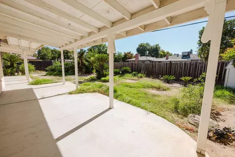 Exterior - 2994 E Ashlan Ave, Fresno, CA 93726 photo 3 of 5