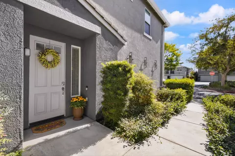 Exterior - 2047 Boccioni Ln, Clovis, CA 93611 photo 2 of 12