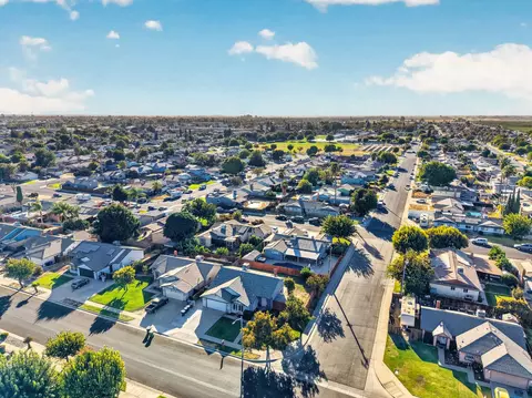 View/Area - 1423 Belinda Dr, Lemoore, CA 93245 photo 1 of 1