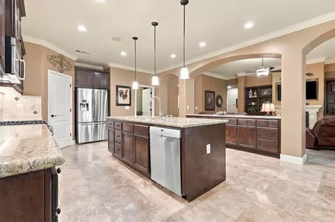 Kitchen - 759 Davis Ave, Exeter, CA 93221 photo 1 of 7