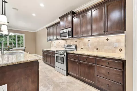Kitchen - 759 Davis Ave, Exeter, CA 93221 photo 4 of 7