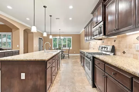 Kitchen - 759 Davis Ave, Exeter, CA 93221 photo 6 of 7